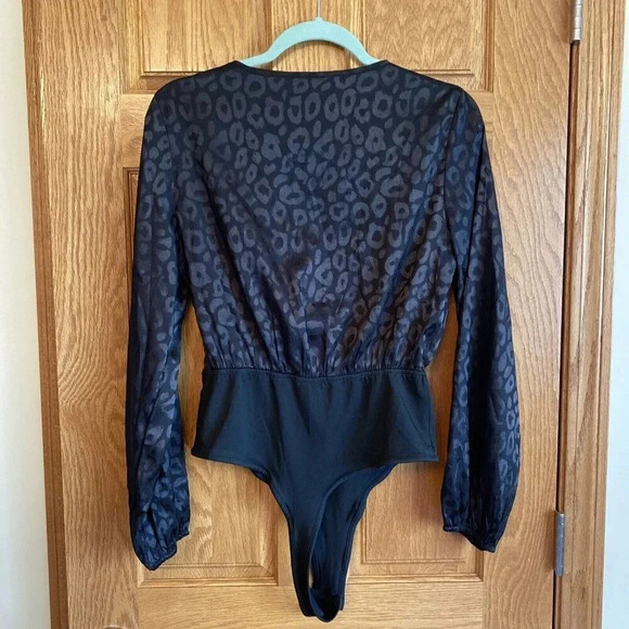 Shein Black Satin Bodysuit Size Medium Embossed Leopard Print Snap Closure NWOT - Picture 4 of 6
